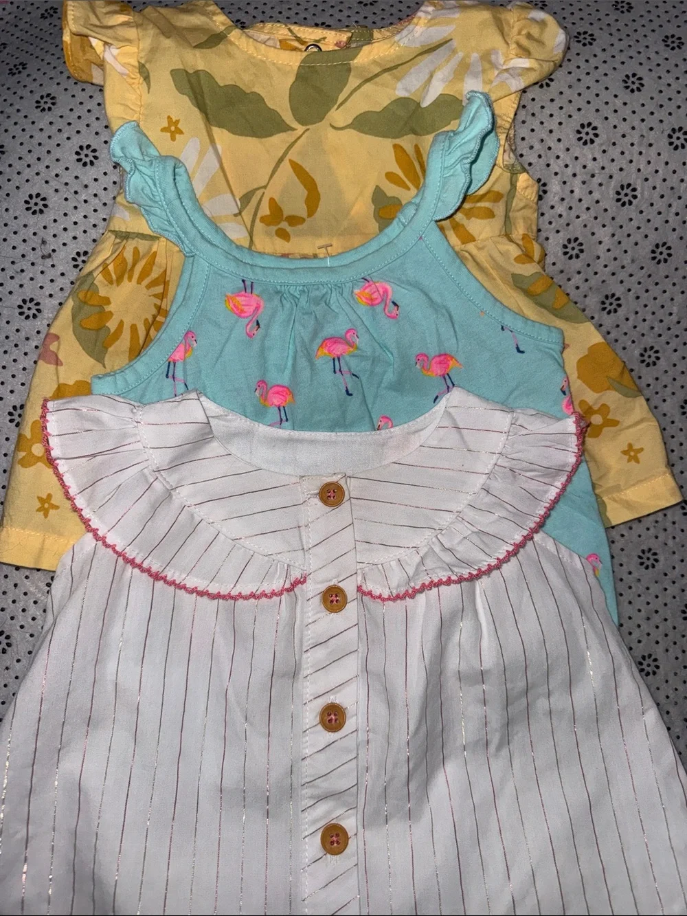 🛍 CUTE LITTLE GIRLS  MIXED ITEMS 9 PIECES  SIZE 12 MONTHS 🛍